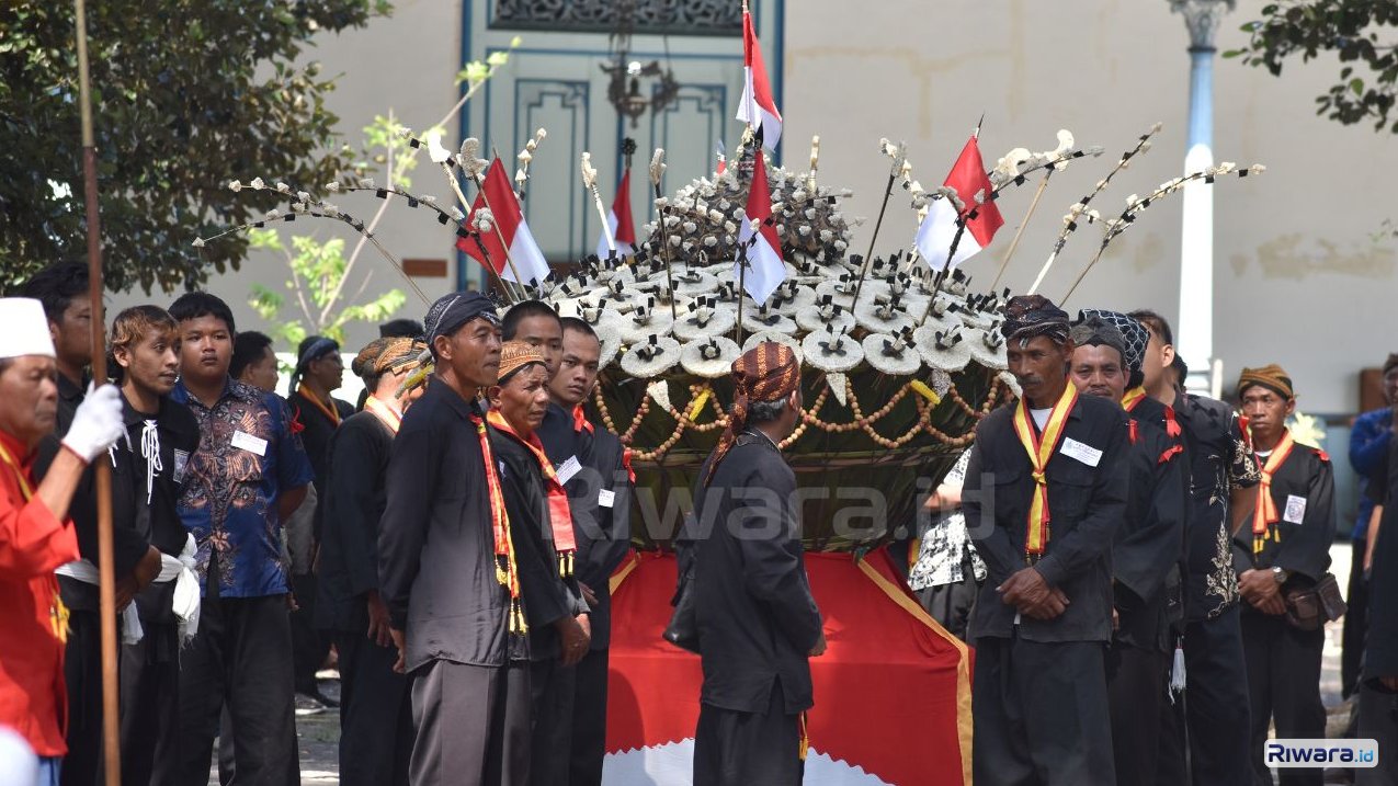 Makna Gunungan Jaler dan Estri di Grebeg Besar Karaton Surakarta, Simbol Kesuburan dan Kemakmuran